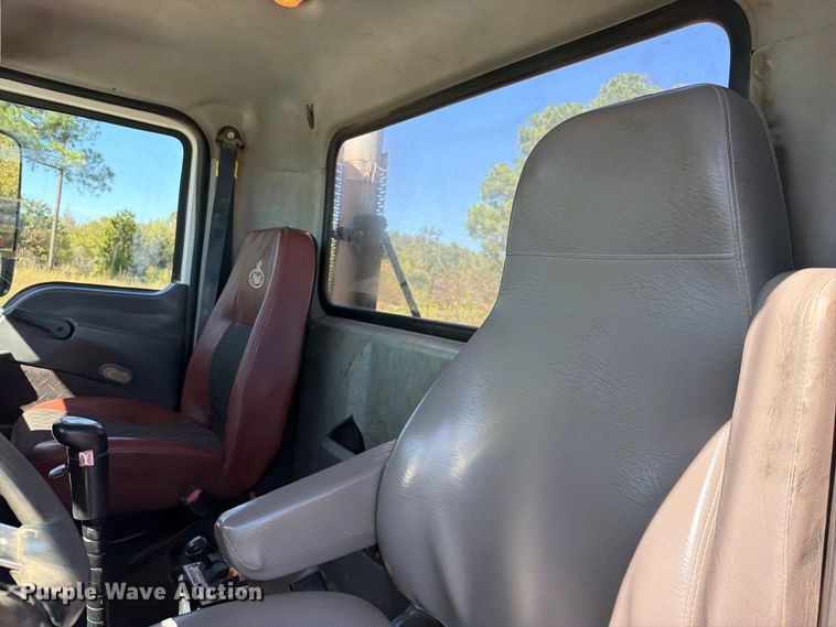 image for item FK5279 2012 Mack CHU613 semi truck