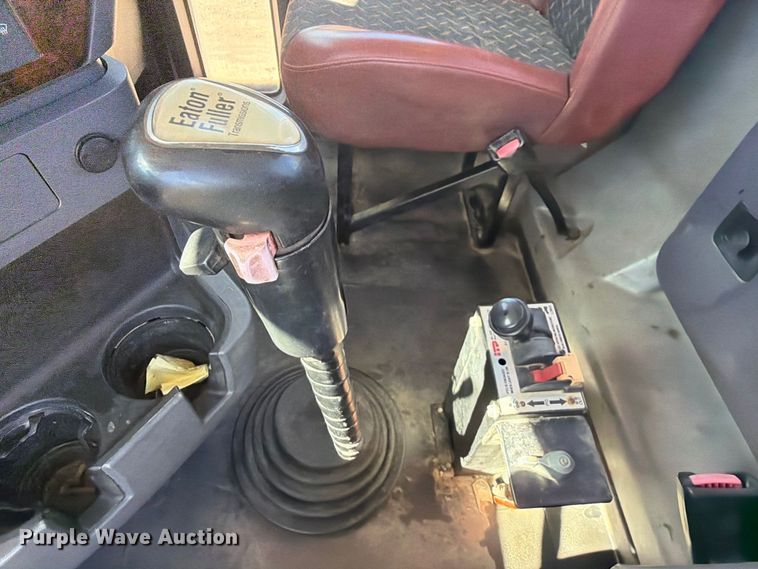 image for item FK5279 2012 Mack CHU613 semi truck
