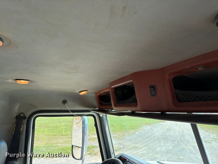 image for item FK5279 2012 Mack CHU613 semi truck