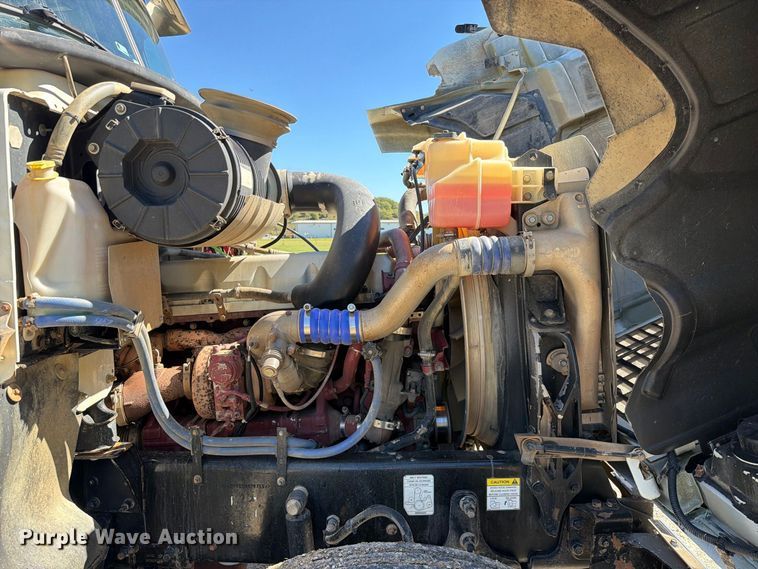 image for item FK5279 2012 Mack CHU613 semi truck