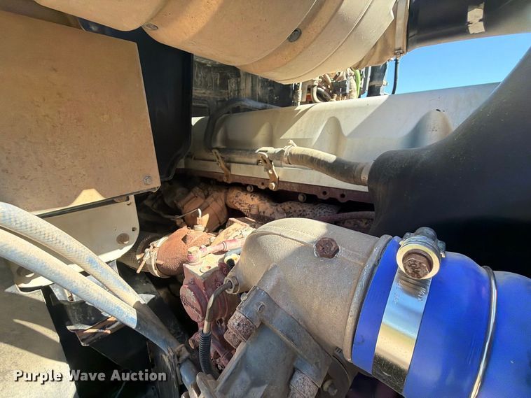 image for item FK5279 2012 Mack CHU613 semi truck