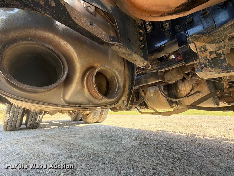 image for item FK5279 2012 Mack CHU613 semi truck