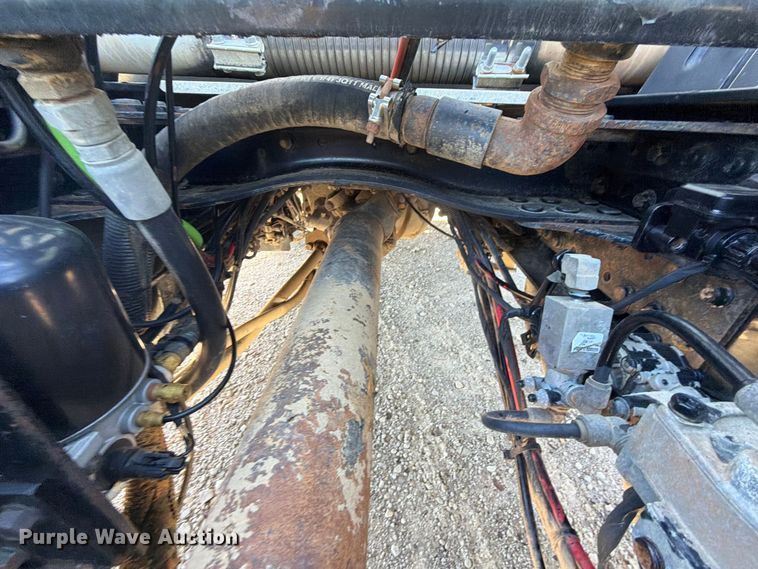 image for item FK5279 2012 Mack CHU613 semi truck