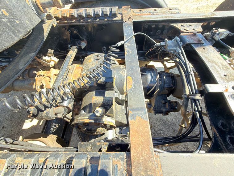 image for item FK5279 2012 Mack CHU613 semi truck