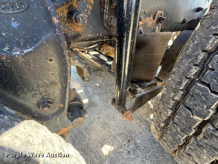 image for item FK5279 2012 Mack CHU613 semi truck