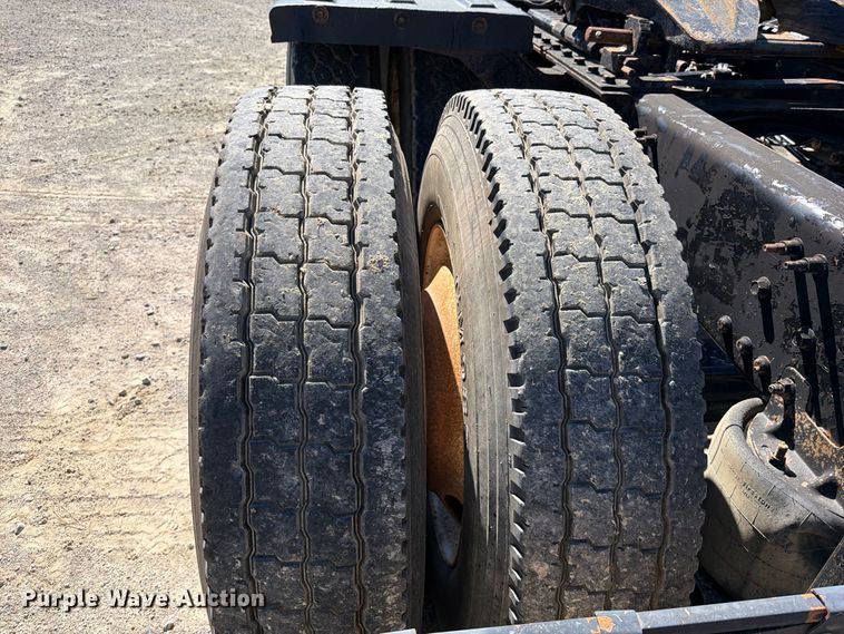 image for item FK5279 2012 Mack CHU613 semi truck