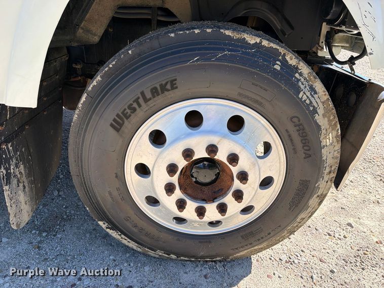 image for item FK5279 2012 Mack CHU613 semi truck