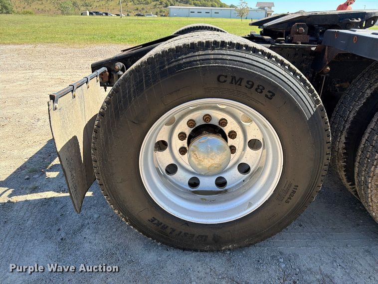 image for item FK5279 2012 Mack CHU613 semi truck
