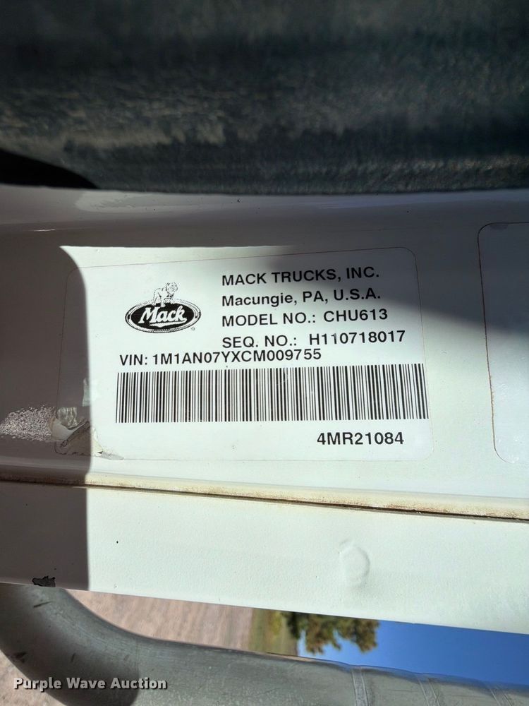 image for item FK5279 2012 Mack CHU613 semi truck