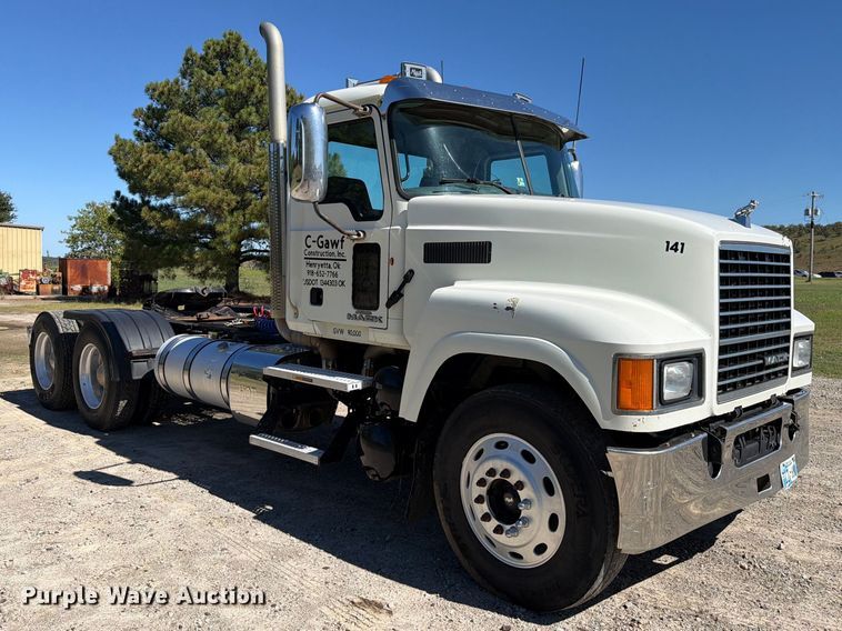 image for item FK5280 2012 Mack CHU613 semi truck