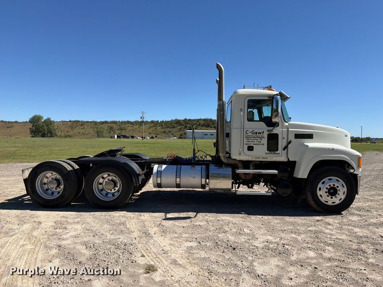 image for item FK5280 2012 Mack CHU613 semi truck