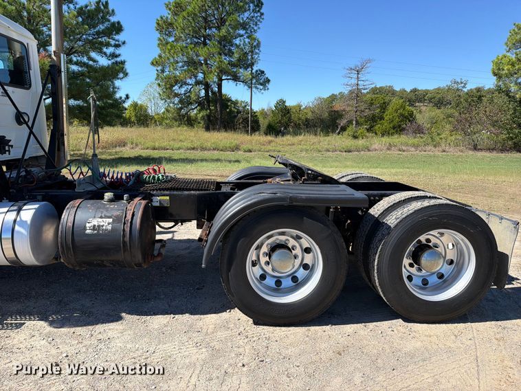 image for item FK5280 2012 Mack CHU613 semi truck
