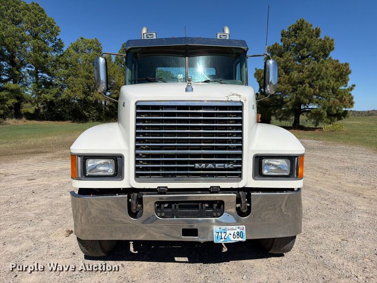 image for item FK5280 2012 Mack CHU613 semi truck