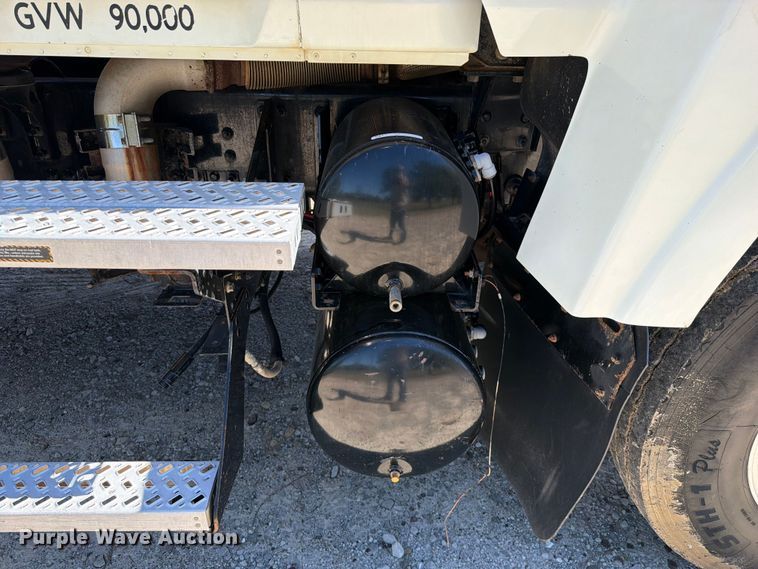 image for item FK5280 2012 Mack CHU613 semi truck