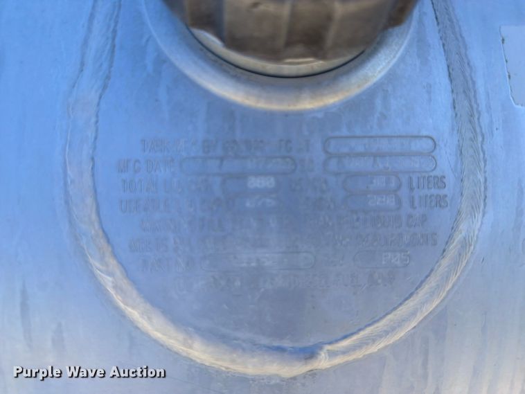 image for item FK5280 2012 Mack CHU613 semi truck