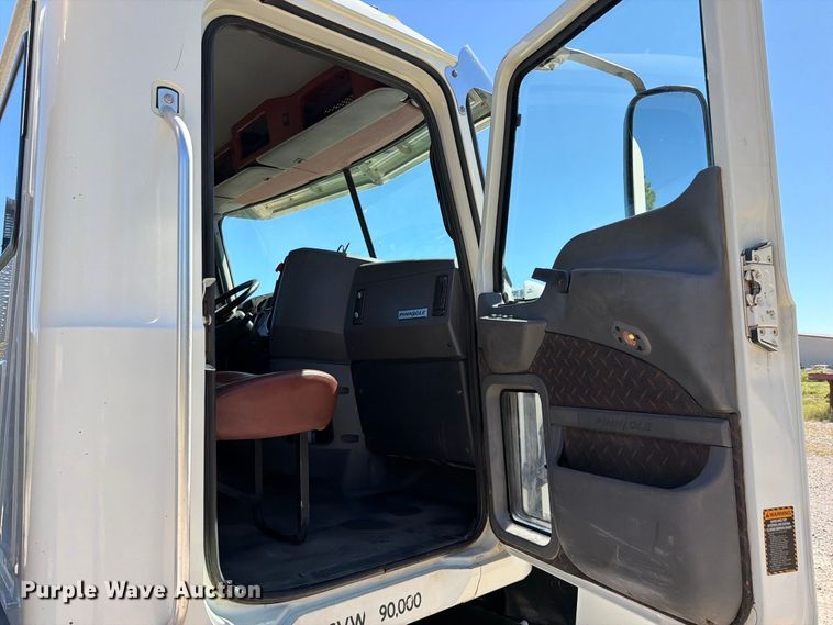 image for item FK5280 2012 Mack CHU613 semi truck