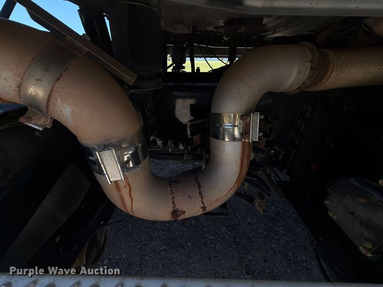 image for item FK5280 2012 Mack CHU613 semi truck