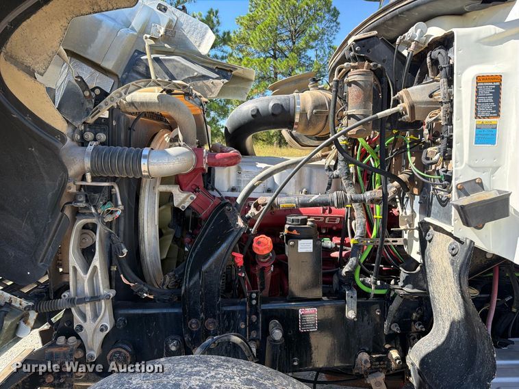 image for item FK5280 2012 Mack CHU613 semi truck