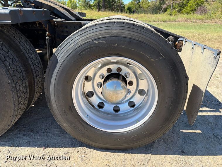 image for item FK5280 2012 Mack CHU613 semi truck