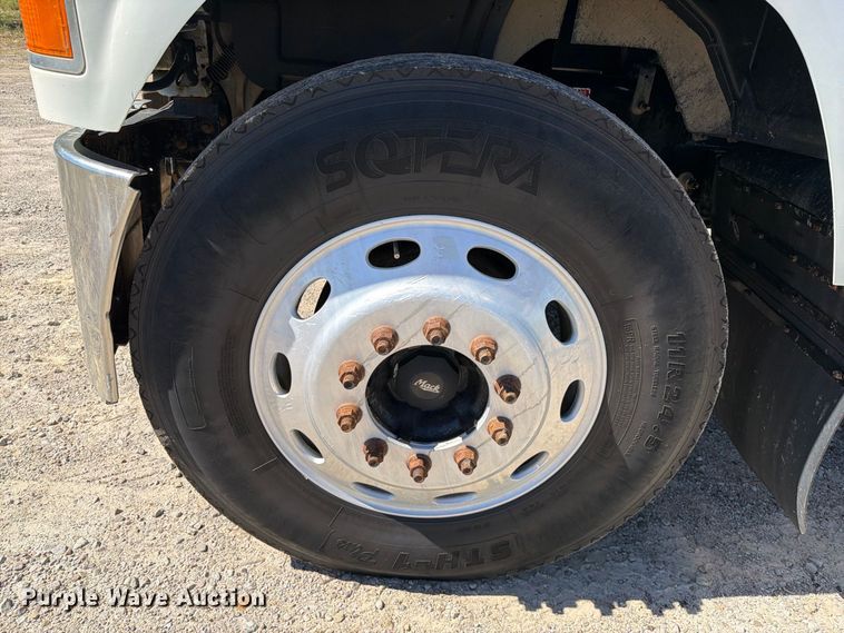 image for item FK5280 2012 Mack CHU613 semi truck