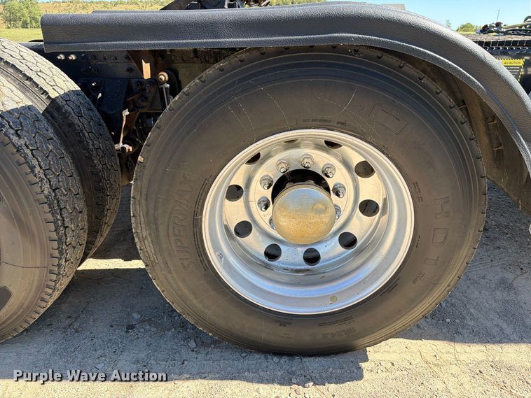 image for item FK5280 2012 Mack CHU613 semi truck
