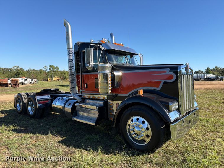 image for item FK5291 2022 Kenworth W900 semi truck