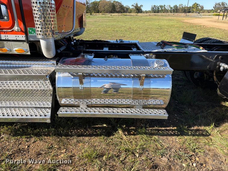 image for item FK5291 2022 Kenworth W900 semi truck