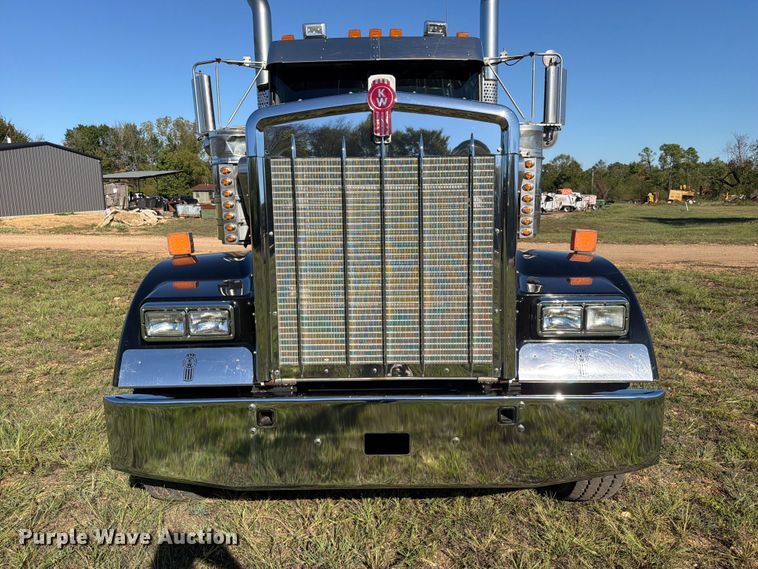 image for item FK5291 2022 Kenworth W900 semi truck