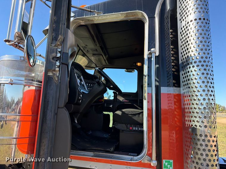 image for item FK5291 2022 Kenworth W900 semi truck