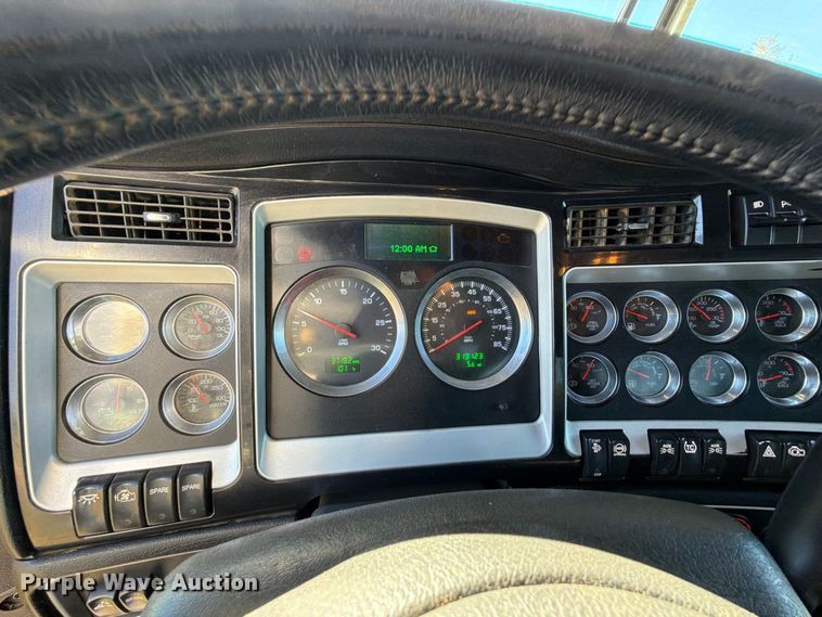 image for item FK5291 2022 Kenworth W900 semi truck