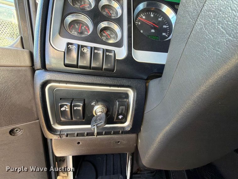 image for item FK5291 2022 Kenworth W900 semi truck