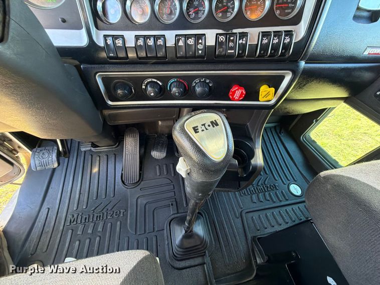 image for item FK5291 2022 Kenworth W900 semi truck