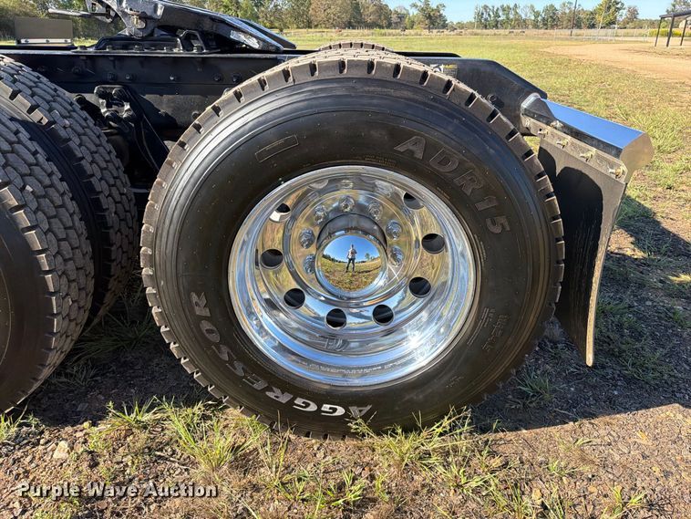 image for item FK5291 2022 Kenworth W900 semi truck