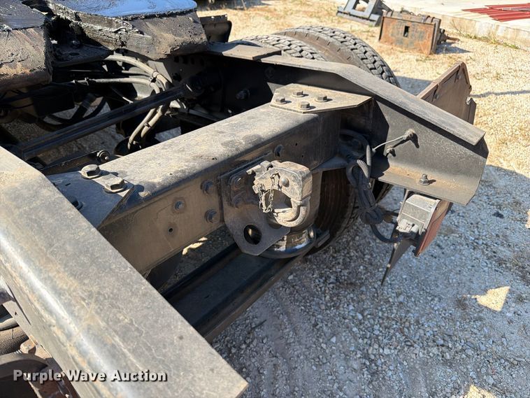 image for item FM6527 2005 Freightliner Columbia semi truck