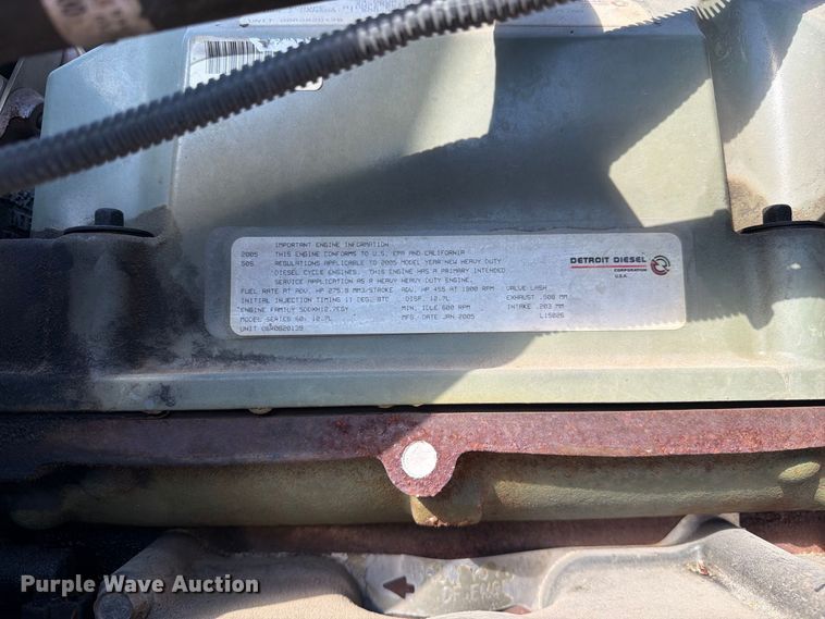 image for item FM6527 2005 Freightliner Columbia semi truck
