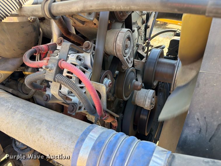 image for item FM6527 2005 Freightliner Columbia semi truck