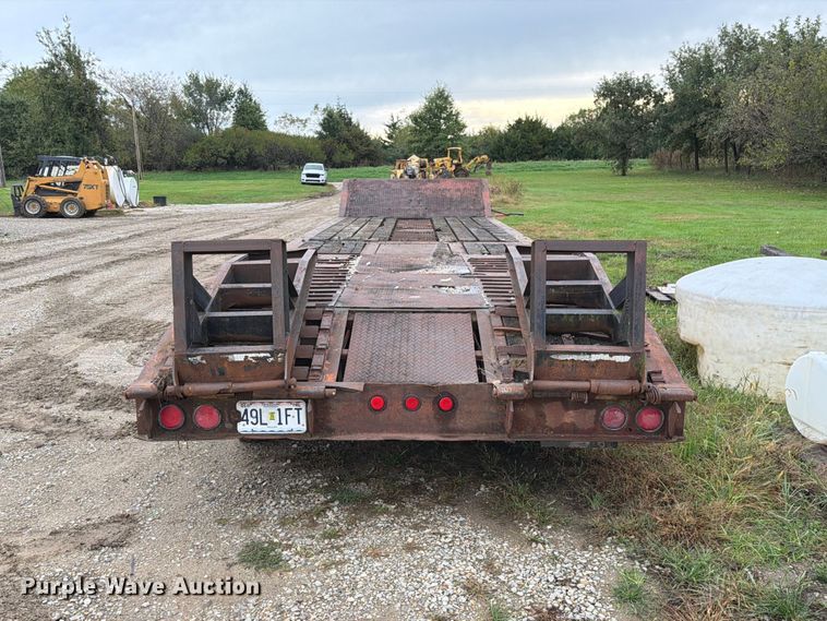 image for item FM6540 1985 Trail King TK70 drop deck equipment trailer