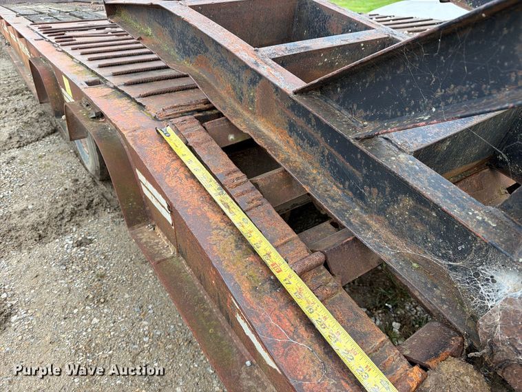 image for item FM6540 1985 Trail King TK70 drop deck equipment trailer
