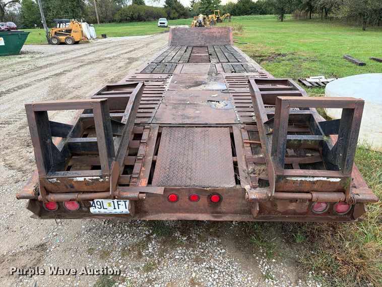 image for item FM6540 1985 Trail King TK70 drop deck equipment trailer