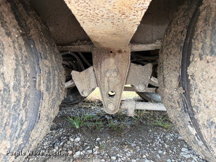 image for item FM6540 1985 Trail King TK70 drop deck equipment trailer