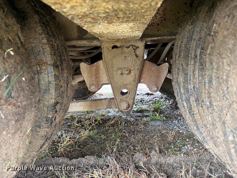 image for item FM6540 1985 Trail King TK70 drop deck equipment trailer
