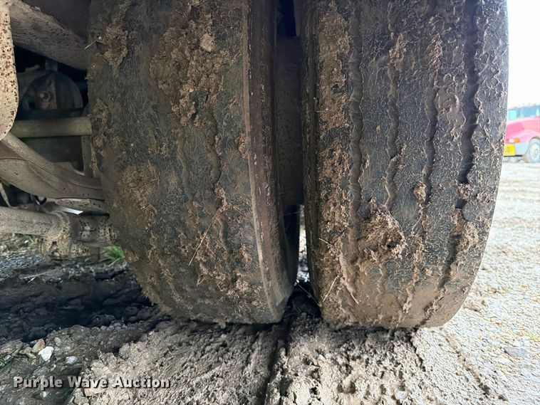 image for item FM6540 1985 Trail King TK70 drop deck equipment trailer