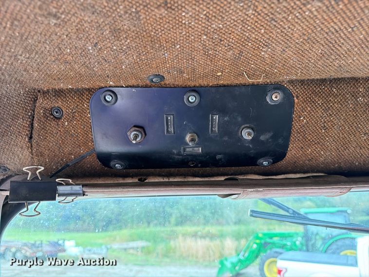image for item FM6541 1993 International 9400 semi truck