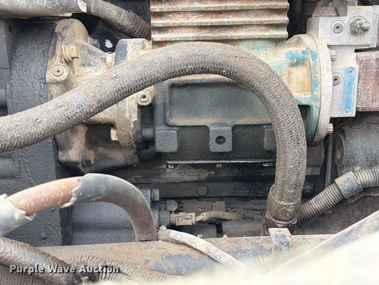 image for item FM6541 1993 International 9400 semi truck
