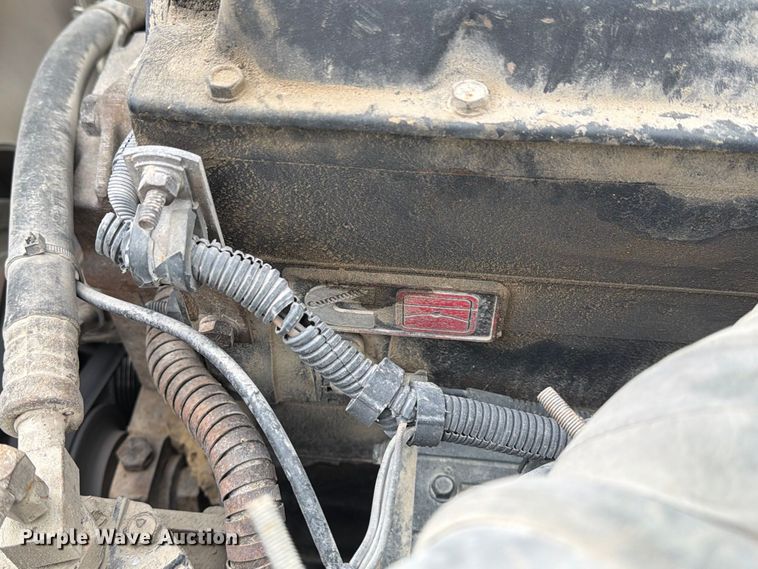 image for item FM6541 1993 International 9400 semi truck