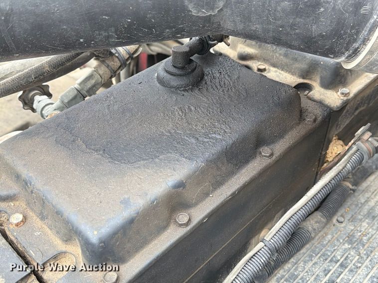 image for item FM6541 1993 International 9400 semi truck