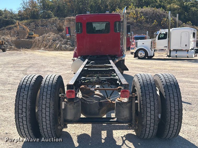 image for item FM6581 2013 Kenworth T370 truck cab and chassis