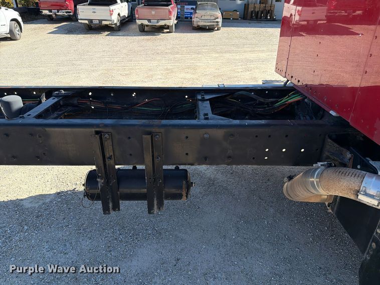 image for item FM6581 2013 Kenworth T370 truck cab and chassis