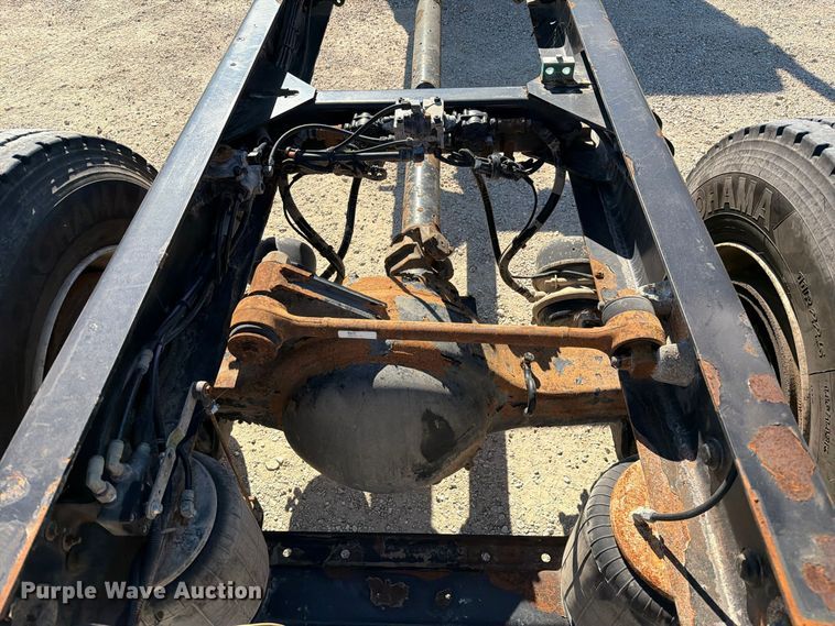 image for item FM6581 2013 Kenworth T370 truck cab and chassis