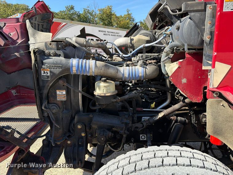image for item FM6581 2013 Kenworth T370 truck cab and chassis